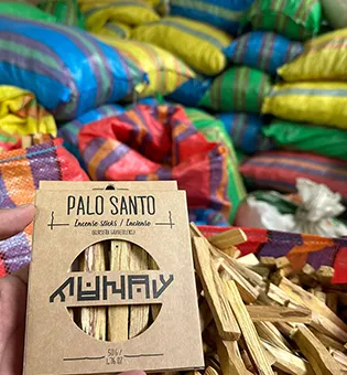 Palo Santo packaging and preparation - Professional wholesale presentation